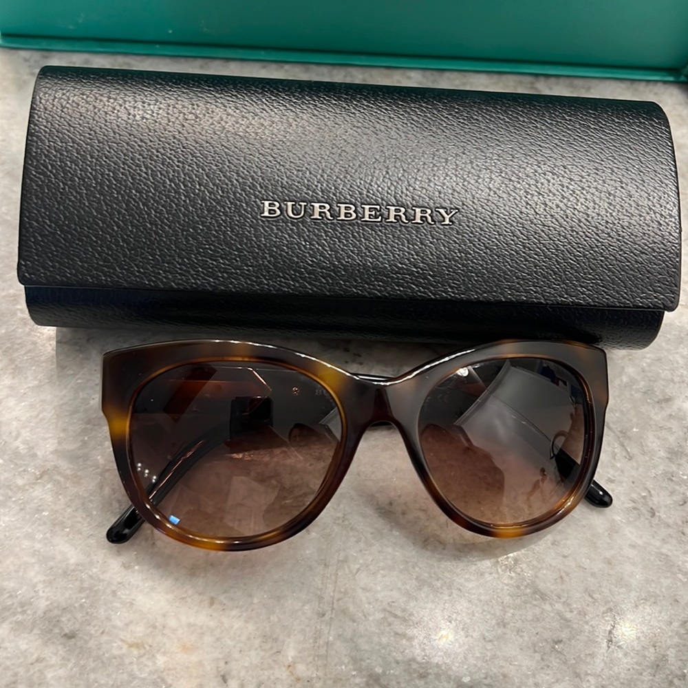 Burberry tortoise brown Sunglasses